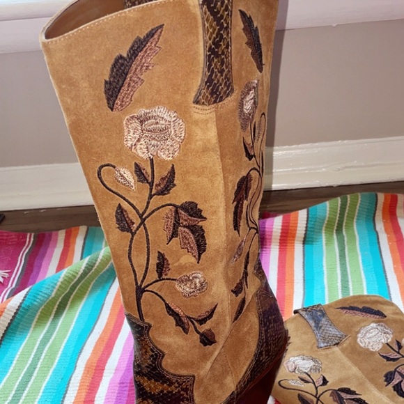 Antonio Melani “Justine” Leather Snakeskin Boots - Picture 4 of 4